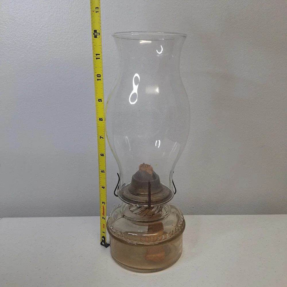 Vintage Eagle Oil‎ Lamp Clear Glass Amber Tone Base Kerosene Hurricane